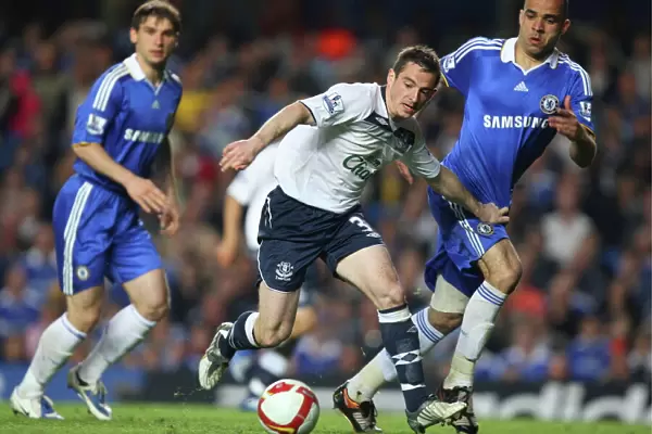 Baines vs. Alex: Everton vs. Chelsea Clash in the Barclays Premier League (08 / 09 Season, 22 / 4 / 09)