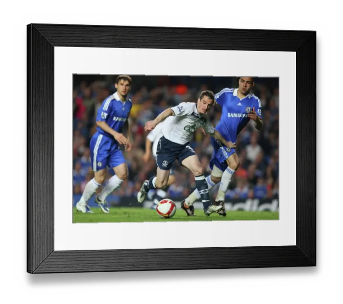 Framed Print : Baines vs. Alex: Everton vs. Chelsea Clash in the Barclays Premier League (08 / 09 Season, 22 / 4 / 09)