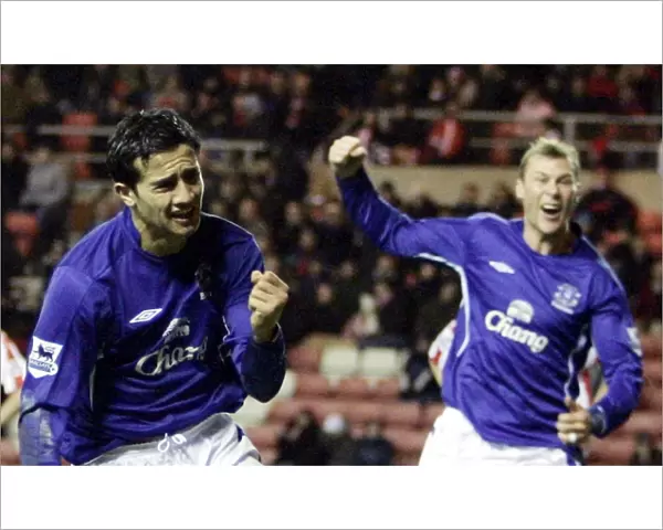 Tim Cahill's Game-Winning Goal: Everton Triumphs Over Sunderland