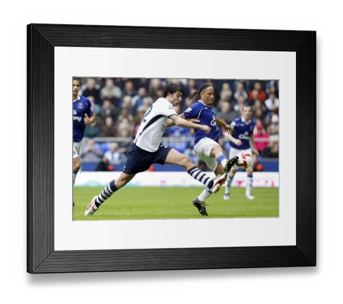 Framed Print : Football - Everton v Tottenham Hotspur Barclays Premier Framed Print : Football - Everton v Tottenham Hotspur Barclays Premier