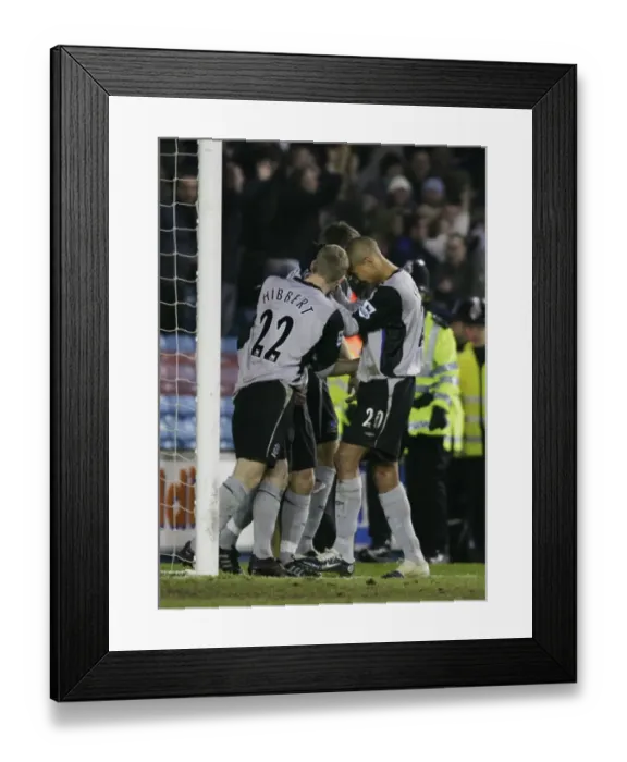 Framed Print : Leon Osman celebrates with team mates Framed Print : Leon Osman celebrates with team mates