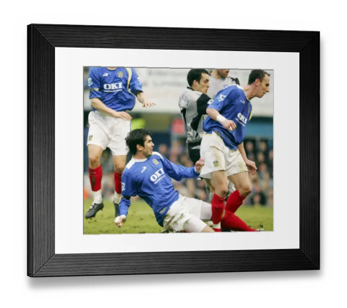 Framed Print : Osman's Game-Winning Goal: Everton's Triumph Over Portsmouth