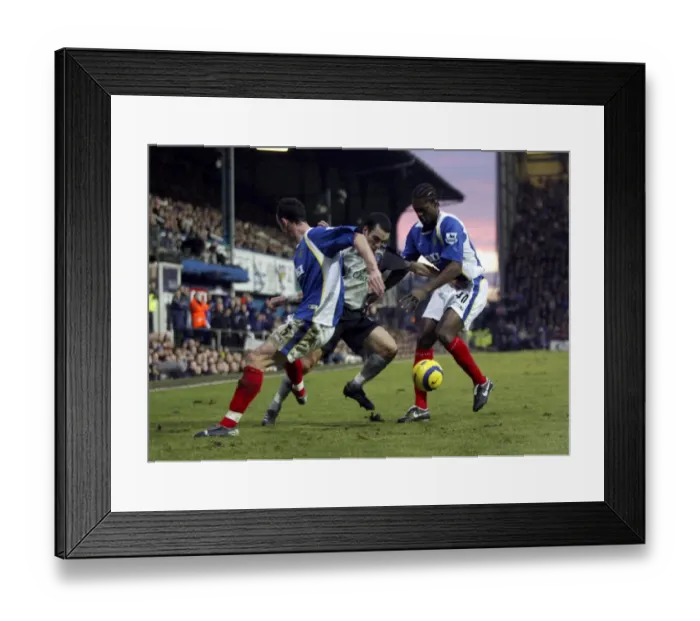 Framed Print : Leon Osman Causes Chaos: Everton Star Outwits Defenders
