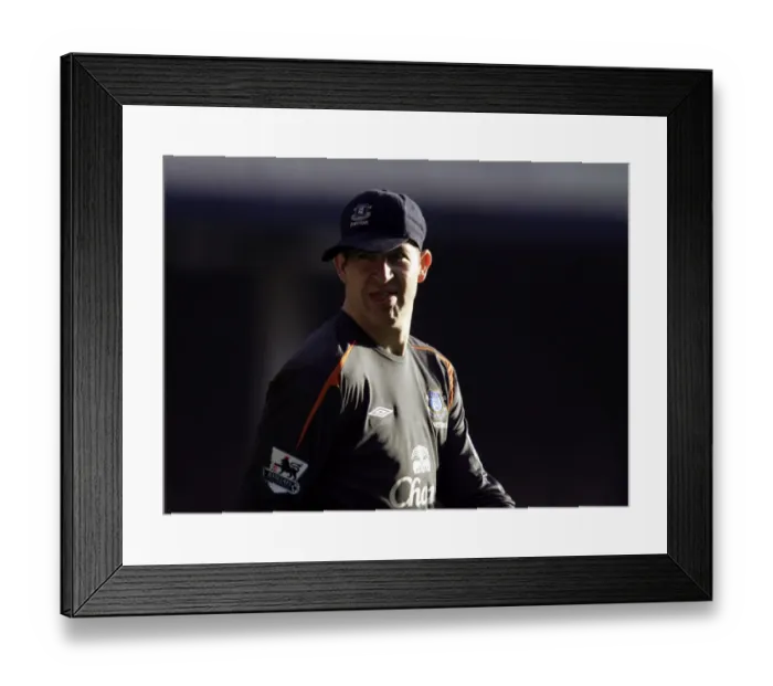Framed Print : Nigel Martyn: Everton Goalkeeper in Action Against the Sun
