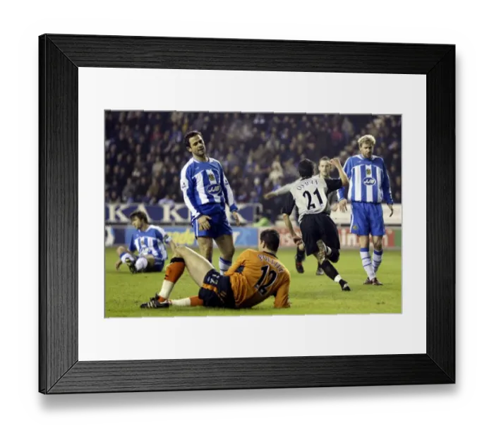 Framed Print : Leon Osman Scores the Thrilling Opener for Everton: A Moment to Remember (Wigan v Everton)