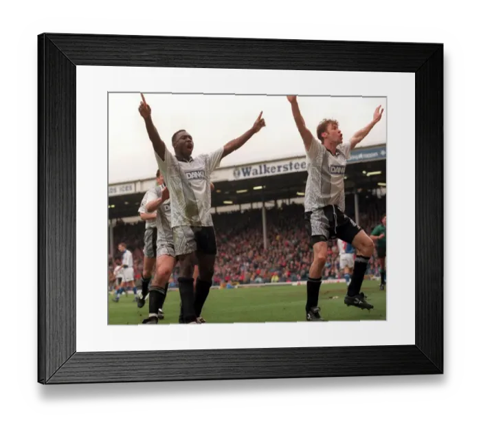 Framed Print : Daniel Amokachi and Duncan Ferguson celebrate