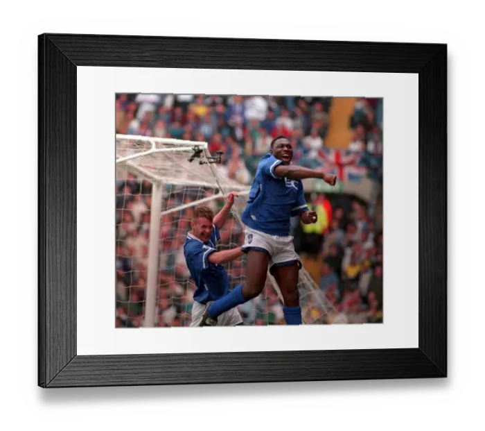 Framed Print : 1995 FA Cup - Semifinal - Everton v Spurs Framed Print : 1995 FA Cup - Semifinal - Everton v Spurs