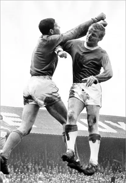 Alex Young Everton in action in August 1964