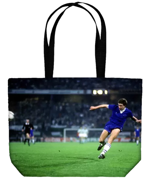 Everton's Triumph: 1985 European Cup Winners Cup Final - Kevin Sheedy's Hat-Trick at Feyenoord Stadium: Everton FC's Glory Over Rapid Vienna