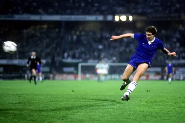 Everton's Triumph: 1985 European Cup Winners Cup Final - Kevin Sheedy's Hat-Trick at Feyenoord Stadium: Everton FC's Glory Over Rapid Vienna