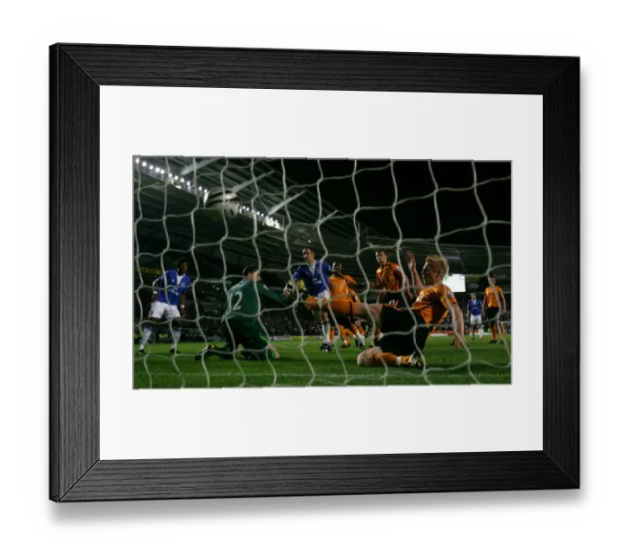 Framed Print : Soccer - Carling Cup - Third Round - Hull City v Everton - KC Stadium Framed Print : Soccer - Carling Cup - Third Round - Hull City v Everton - KC Stadium