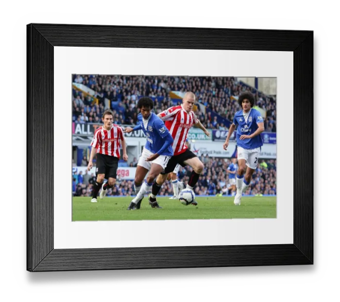 Framed Print : Soccer - Barclays Premier League - Everton v Stoke City - Goodison Park Framed Print : Soccer - Barclays Premier League - Everton v Stoke City - Goodison Park