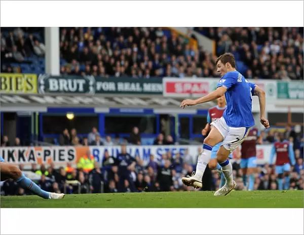 Soccer - Barclays Premier League - Everton v Aston Villa - Goodison Park