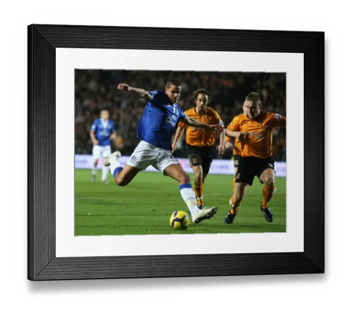 Framed Print : Soccer - Barclays Premier League - Hull City v Everton - KC Stadium Framed Print : Soccer - Barclays Premier League - Hull City v Everton - KC Stadium
