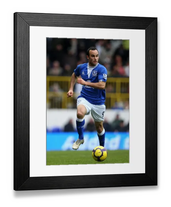 Framed Print : Soccer - Barclays Premier League - Tottenham Hotspur v Everton - White Hart Lane Framed Print : Soccer - Barclays Premier League - Tottenham Hotspur v Everton - White Hart Lane
