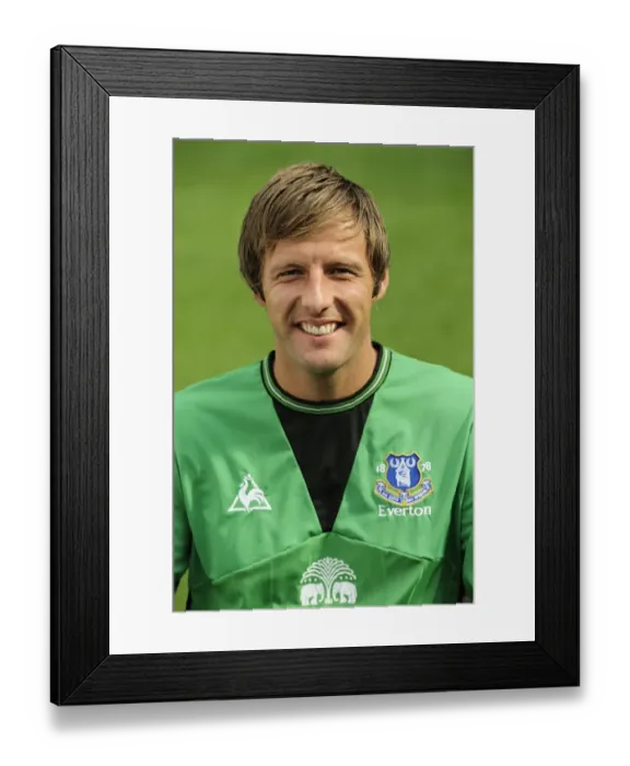 Framed Print : Everton FC 2009-10 Team Photo: Carlo Ancelotti's First Squad Framed Print : Everton FC 2009-10 Team Photo: Carlo Ancelotti's First Squad