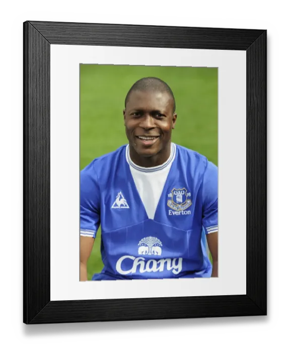 Framed Print : Everton FC: 2009-10 Team Photo with Yakubu Ayegbeni Framed Print : Everton FC: 2009-10 Team Photo with Yakubu Ayegbeni