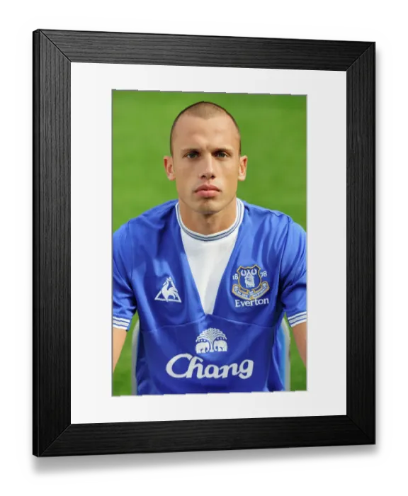 Framed Print : Everton FC 2009-10 Team Photo: John Heitinga Framed Print : Everton FC 2009-10 Team Photo: John Heitinga
