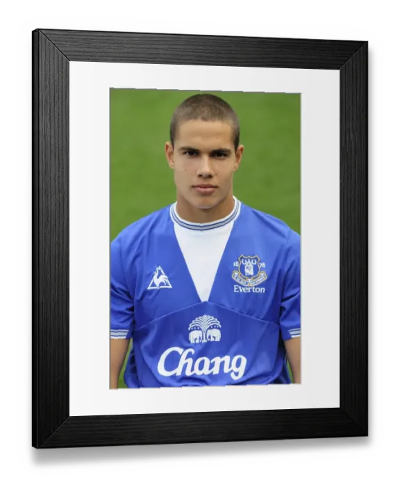 Framed Print : Everton FC Team Photo 2009-10: Jack Rodwell Framed Print : Everton FC Team Photo 2009-10: Jack Rodwell