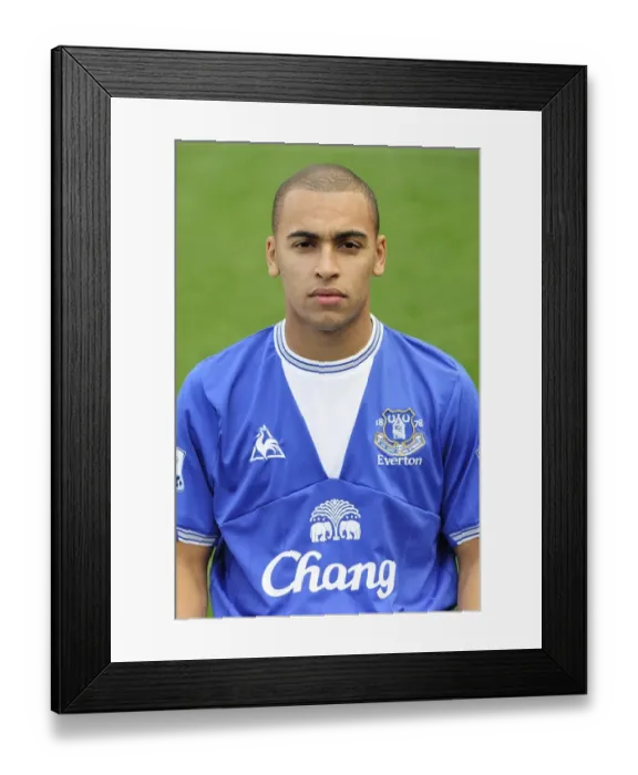 Framed Print : Everton FC 2009-10 Team Photo: James Vaughan Framed Print : Everton FC 2009-10 Team Photo: James Vaughan