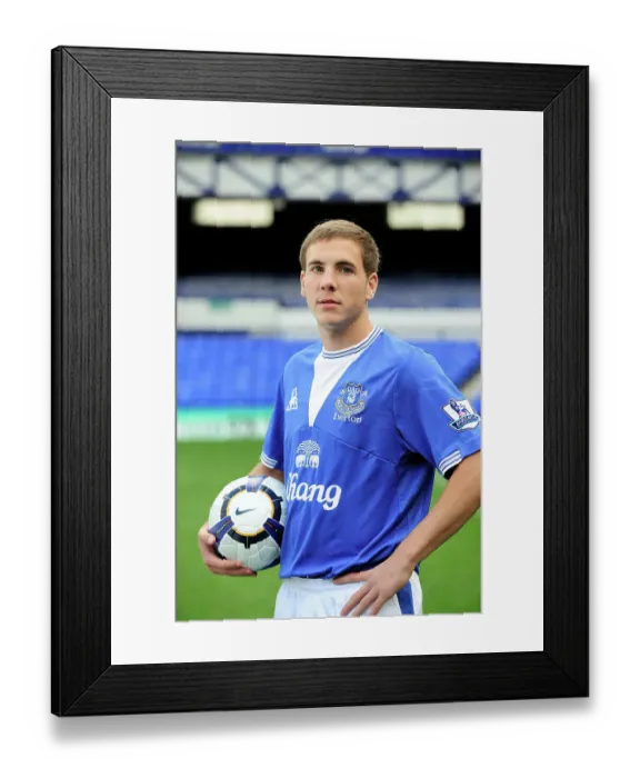 Framed Print : Dan Gosling Framed Print : Dan Gosling
