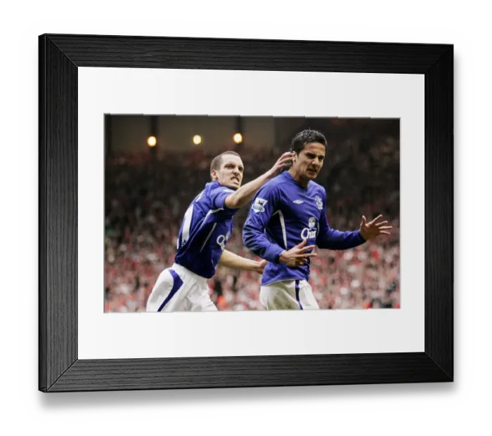 Framed Print : Tim Cahill and Leon Osman Framed Print : Tim Cahill and Leon Osman