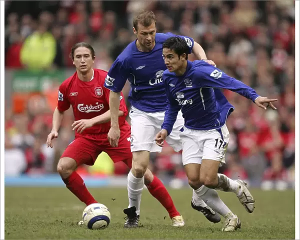 Tim Cahill's Thrilling Moment: Liverpool vs. Everton FA Premiership Clash - March 25, 2006