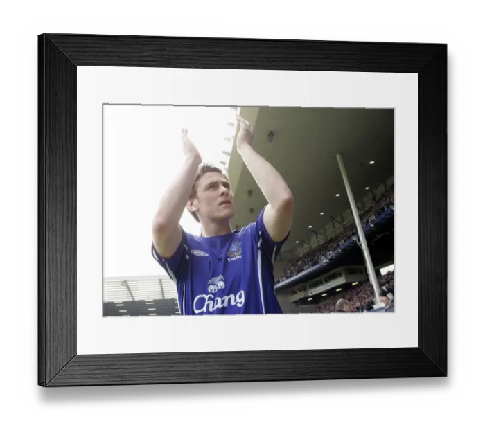 Framed Print : Gary Naysmith of Everton Football Club Shows Appreciation to Adoring Fans Framed Print : Gary Naysmith of Everton Football Club Shows Appreciation to Adoring Fans