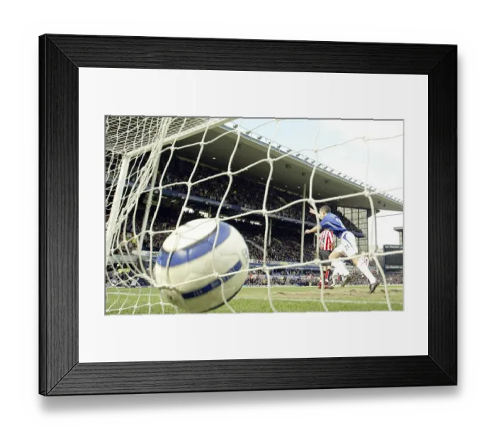 Framed Print : Leon Osman Scores Historic First Goal for Everton Framed Print : Leon Osman Scores Historic First Goal for Everton