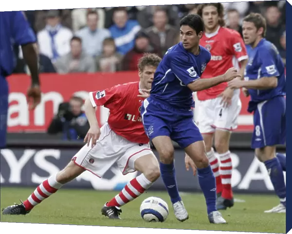 Football - Charlton Athletic v Everton FA Barclays Premiership - The Valley - 05  /  06 - 8  /  4  /  06 Evertons Mikel Arteta in action Mandatory Credit: Action Images  / 