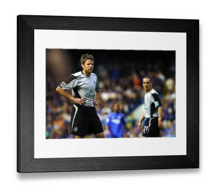 Framed Print : Everton's James Beattie and Leon Osman in Action: A Battle Against Chelsea