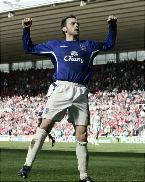 Everton's McFadden Scores Debut Goal: Triumphing Over Middlesbrough in FA Barclays Premiership 05 / 06