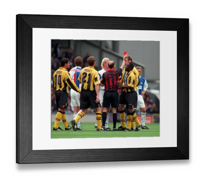 Framed Print : Duncan Ferguson's Controversial Red Card: Everton vs. Blackburn Rovers, 1996 (21 / 9 / 96, Premiership) Framed Print : Duncan Ferguson's Controversial Red Card: Everton vs. Blackburn Rovers, 1996 (21 / 9 / 96, Premiership)