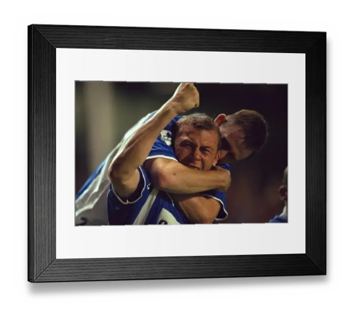 Framed Print : Duncan Ferguson's Thrilling Goal: Everton's Premier League Victory Over Charlton Athletic (23 / 8 / 00)