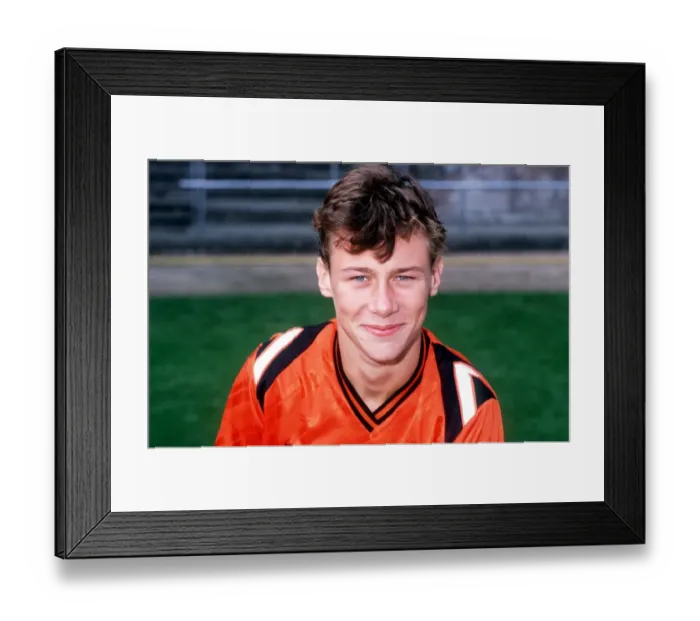 Framed Print : Duncan Ferguson: Young Everton Prodigy Shines at Dundee United, 1989-1990 Framed Print : Duncan Ferguson: Young Everton Prodigy Shines at Dundee United, 1989-1990
