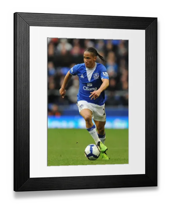 Framed Print : Steven Pienaar in Action: Everton vs. Bolton Wanderers, Premier League, Goodison Park Framed Print : Steven Pienaar in Action: Everton vs. Bolton Wanderers, Premier League, Goodison Park