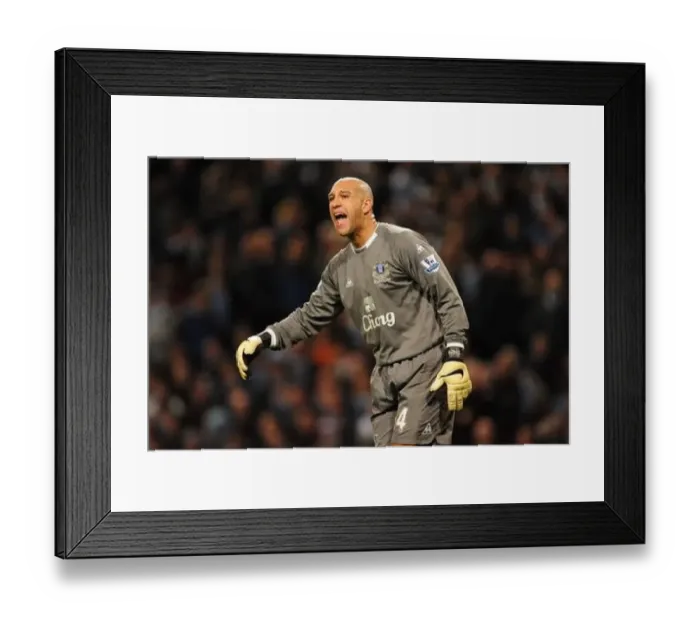 : Manchester City vs. Everton: Tim Howard Guarding Everton's Goal at City of Manchester Stadium - Barclays Premier League Soccer : Manchester City vs. Everton: Tim Howard Guarding Everton's Goal at City of Manchester Stadium - Barclays Premier League Soccer