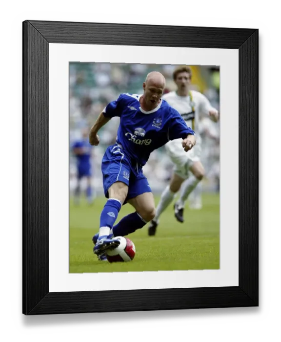 Framed Print : Andy Johnson in Action for Everton Football Club Framed Print : Andy Johnson in Action for Everton Football Club