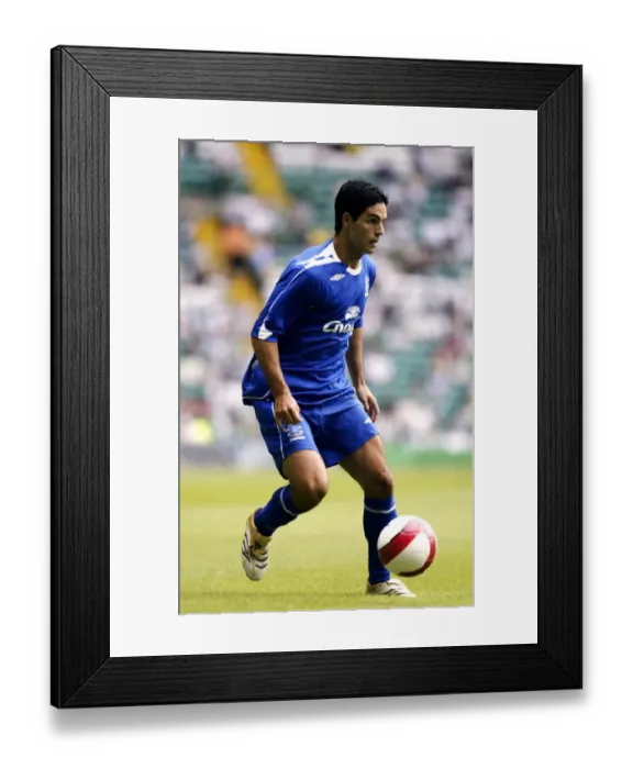 Framed Print : Football - Celtic v Everton Pre Season Friendly - Celtic Framed Print : Football - Celtic v Everton Pre Season Friendly - Celtic