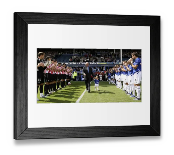 Framed Print : Howard Kendall and Granddaughter: A Special Pre-Match Moment at Everton