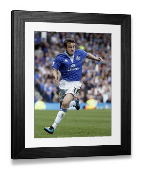 Framed Print : Soccer - Barclays Premier League - Everton v Fulham - Craven Cottage Framed Print : Soccer - Barclays Premier League - Everton v Fulham - Craven Cottage