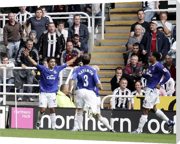Football - Newcastle United v Everton FA Barclays Premiership - St James Park - 24  /  9  /  06 Evertons Ti