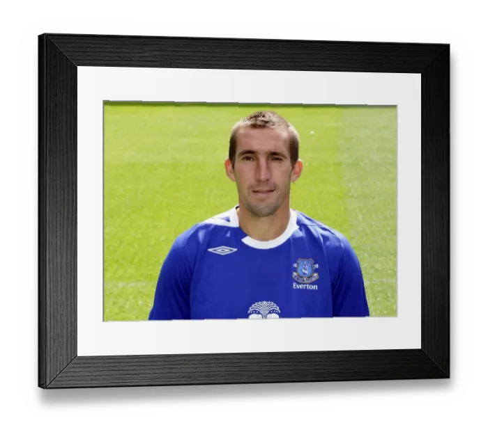 Framed Print : Football - Everton Photocall 2006 / 07 - Alan stubbs Framed Print : Football - Everton Photocall 2006 / 07 - Alan stubbs