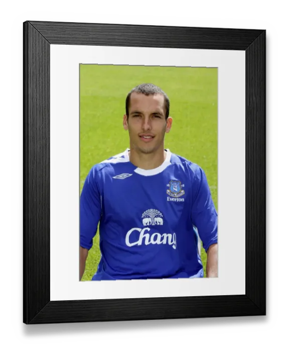 Framed Print : Leon Osman - Head shot Framed Print : Leon Osman - Head shot