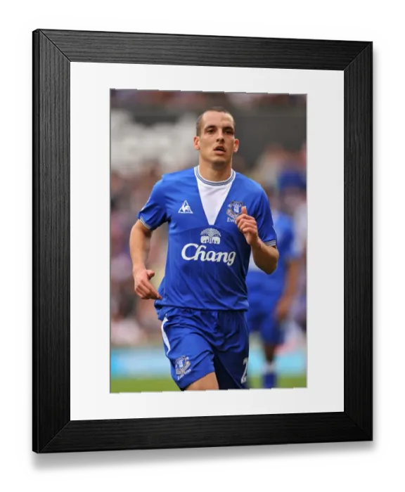 Framed Print : Leon Osman in Action: Everton vs Stoke City, Premier League Clash at Britannia Stadium Framed Print : Leon Osman in Action: Everton vs Stoke City, Premier League Clash at Britannia Stadium