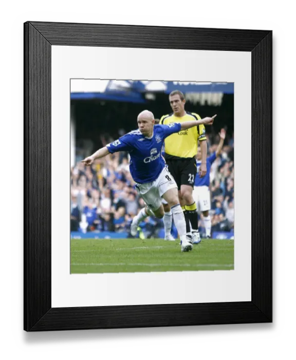Framed Print : Everton v Manchester City Evertons Andrew Johnson celebrates scoring their first goal Framed Print : Everton v Manchester City Evertons Andrew Johnson celebrates scoring their first goal
