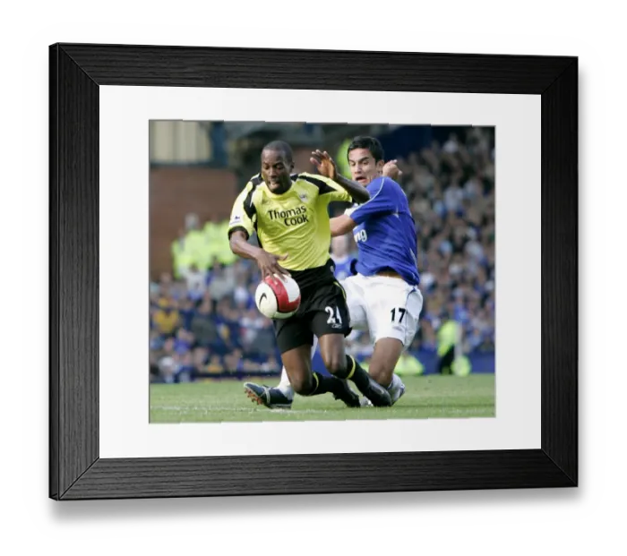 Framed Print : Everton v Manchester City Manchester Citys DaMarcus Beasley in action against Evertons Tim Framed Print : Everton v Manchester City Manchester Citys DaMarcus Beasley in action against Evertons Tim
