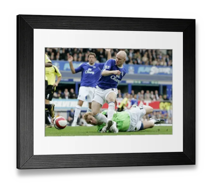 Framed Print : Everton v Manchester City Evertons Andrew Johnson and Manchester Citys Nick Weaver Framed Print : Everton v Manchester City Evertons Andrew Johnson and Manchester Citys Nick Weaver