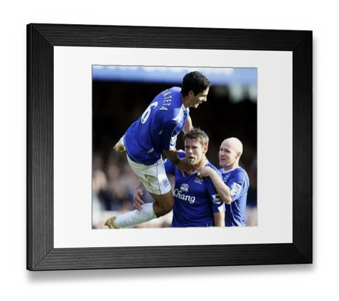 Framed Print : Everton v Sheffield United - James Beattie celebrates scoring their second goal with Mikel Arteta Framed Print : Everton v Sheffield United - James Beattie celebrates scoring their second goal with Mikel Arteta