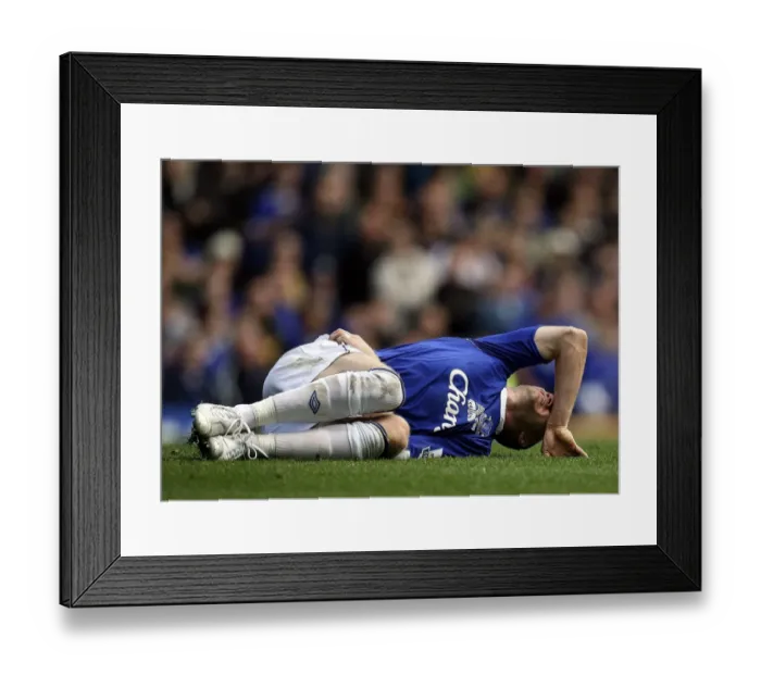 Framed Print : Everton v Sheffield United - 21 / 10 / 06 Andrew Johnson of Everton lies on the grass after a heavy challenge Framed Print : Everton v Sheffield United - 21 / 10 / 06 Andrew Johnson of Everton lies on the grass after a heavy challenge